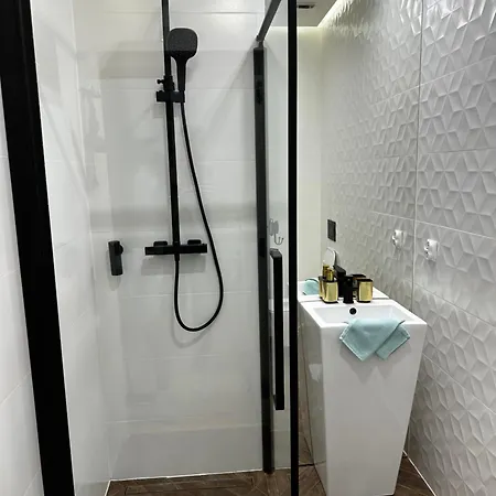 Apartament Shadow Prywatne Jacuzzi Zamoyskiego Krakow Exterior photo